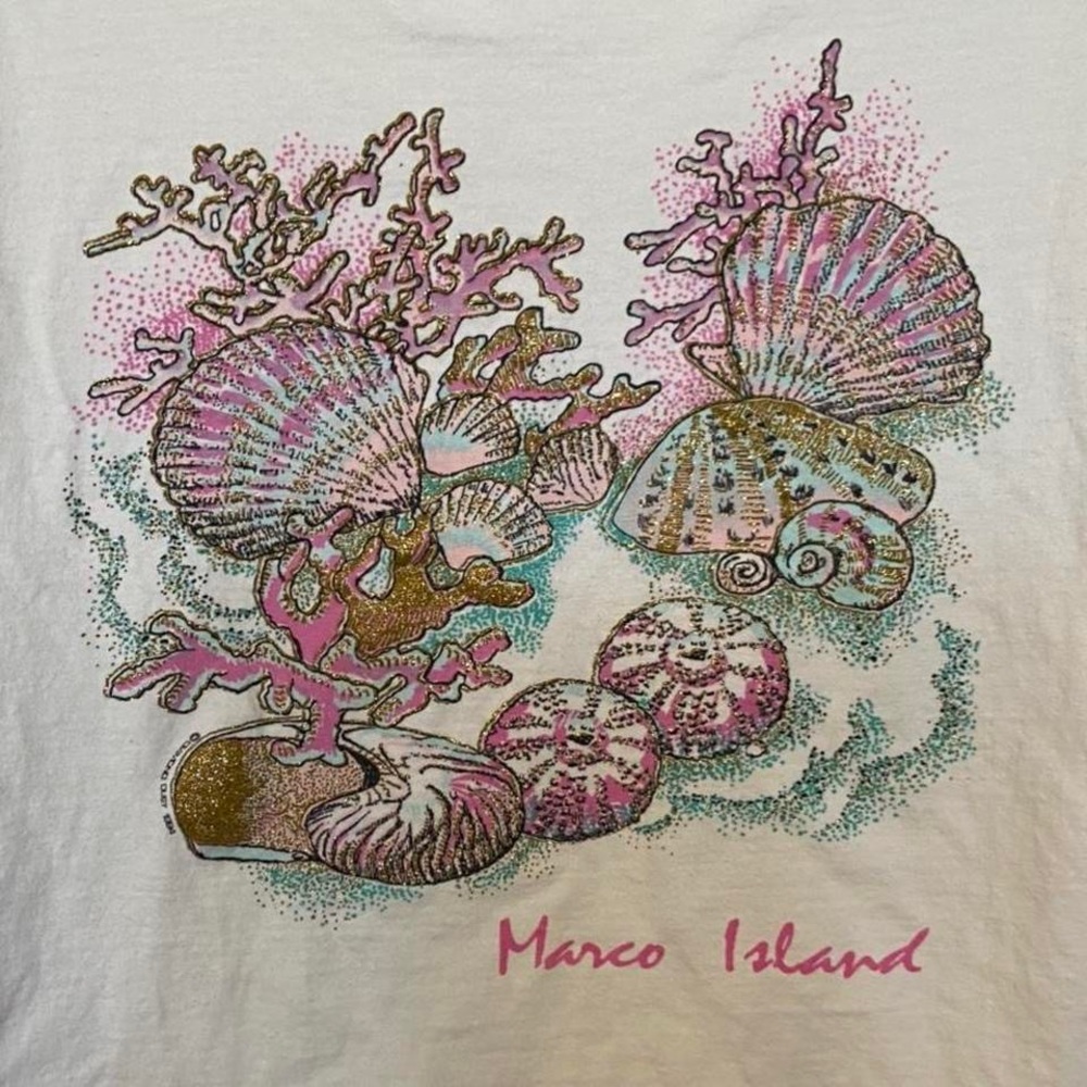 Super cute y2k style tee